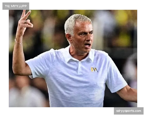 镜头记录：穆里尼奥在场边愤怒抗议，罗马被判争议点球